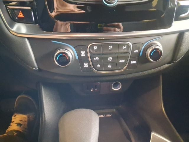 2023 Chevrolet Traverse LT Cloth w/2FL