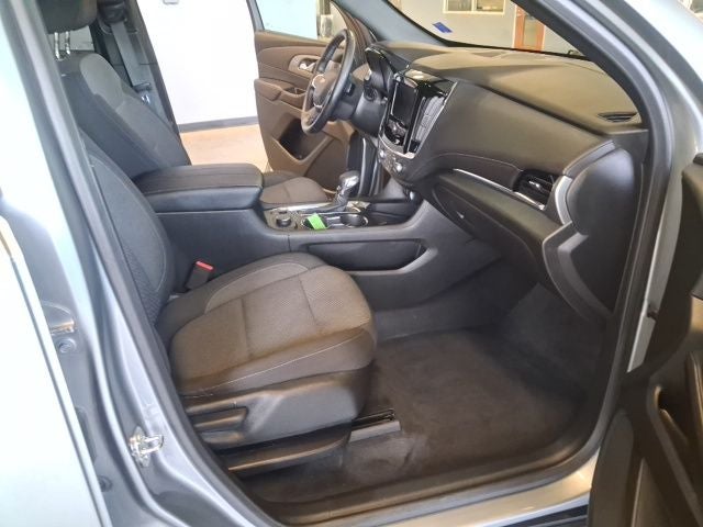 2023 Chevrolet Traverse LT Cloth w/2FL