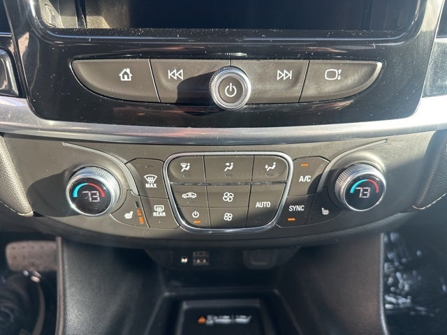 2022 Chevrolet Traverse LT Leather