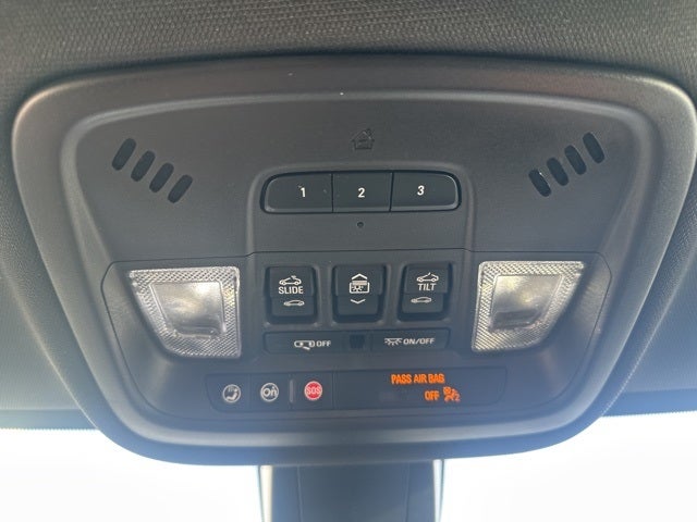 2022 Chevrolet Traverse LT Leather