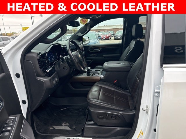 2022 Chevrolet Silverado 1500 4WD Crew Cab Short Bed High Country